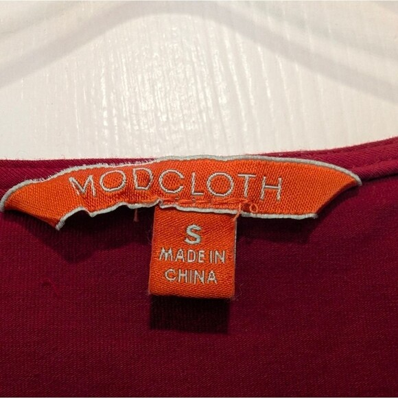 MODCLOTH Floral Rose Red Flare Long Sleeve Keyhole Dress Size S Boho Midi Costal - Picture 6 of 7